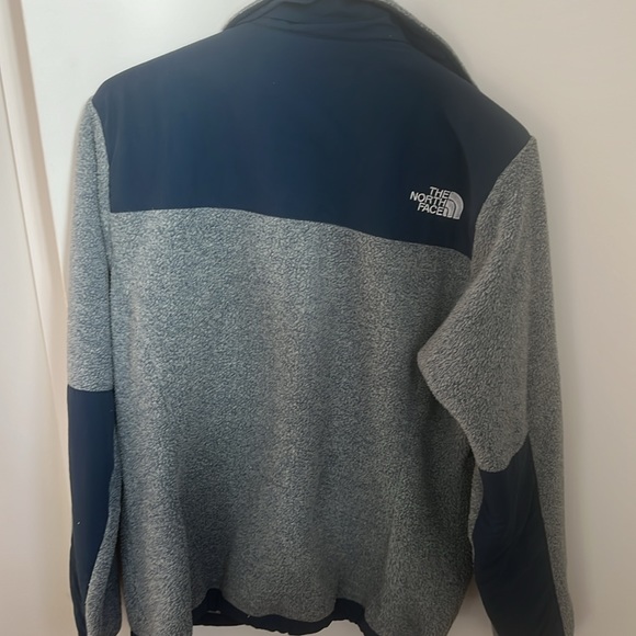 The North Face blue fleece - Picture 3 of 3